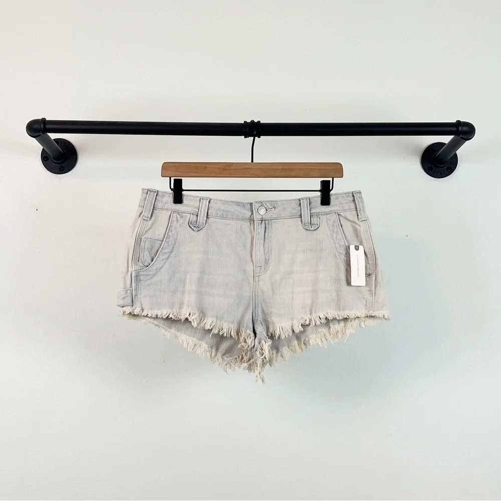 NWT Anthropologie Pilcro Denim Frayed Shortie Shorts Light Wash - Picture 5 of 10